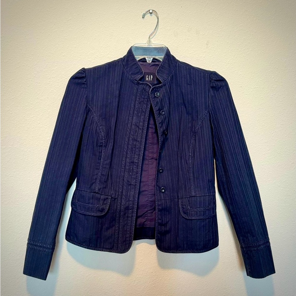 Chic & Versatile GAP Navy Blazer